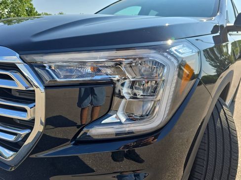 Used 2024 GMC Terrain SLT w/ Infotainment Package II AWD/4WD image 33