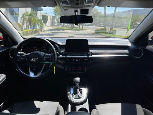 Used 2019 Kia Forte S w/ S Premium Package FWD image 11