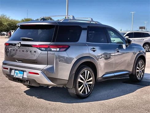 Used 2025 Nissan Pathfinder Platinum w/ Black Appearance Package image 6