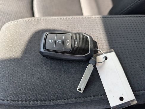 Used 2021 Toyota Prius LE image 24