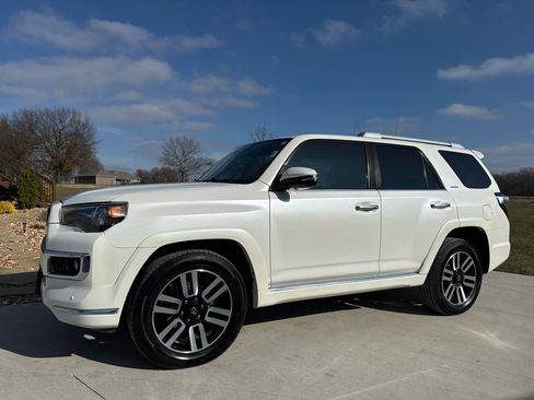 Used 2014 Toyota 4Runner Limited image 14