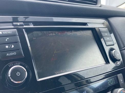 Used 2020 Nissan Rogue S image 25