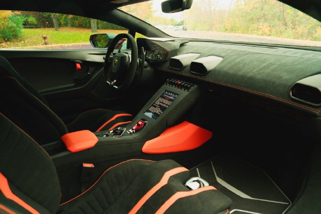 Used 2022 Lamborghini Huracan STO RWD image 45