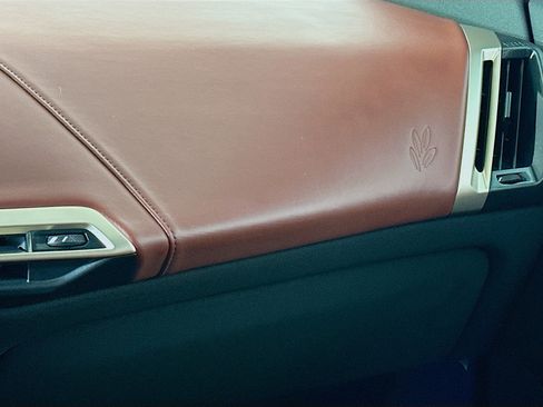 Used 2022 BMW iX xDrive50 w/ Premium Package image 15