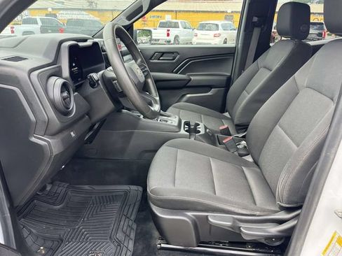 Used 2024 Chevrolet Colorado W/T RWD image 15