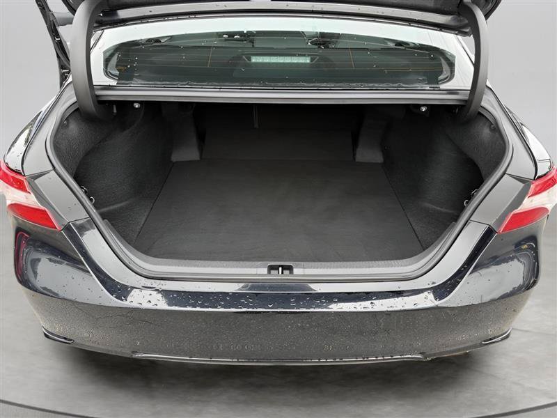 Used 2019 Toyota Camry SE w/ Convenience Package FWD image 17