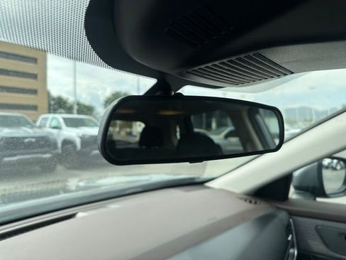 Used 2023 Nissan Rogue SV image 36