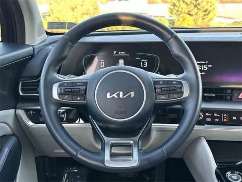Used 2023 Kia Sportage EX image 7