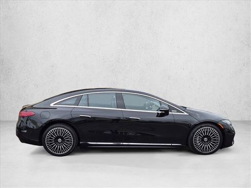Used 2023 Mercedes-Benz EQS 580 4MATIC Sedan image 4