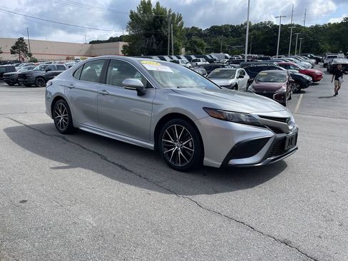 Certified 2024 Toyota Camry SE w/ Cold Weather Package AWD/4WD image 6