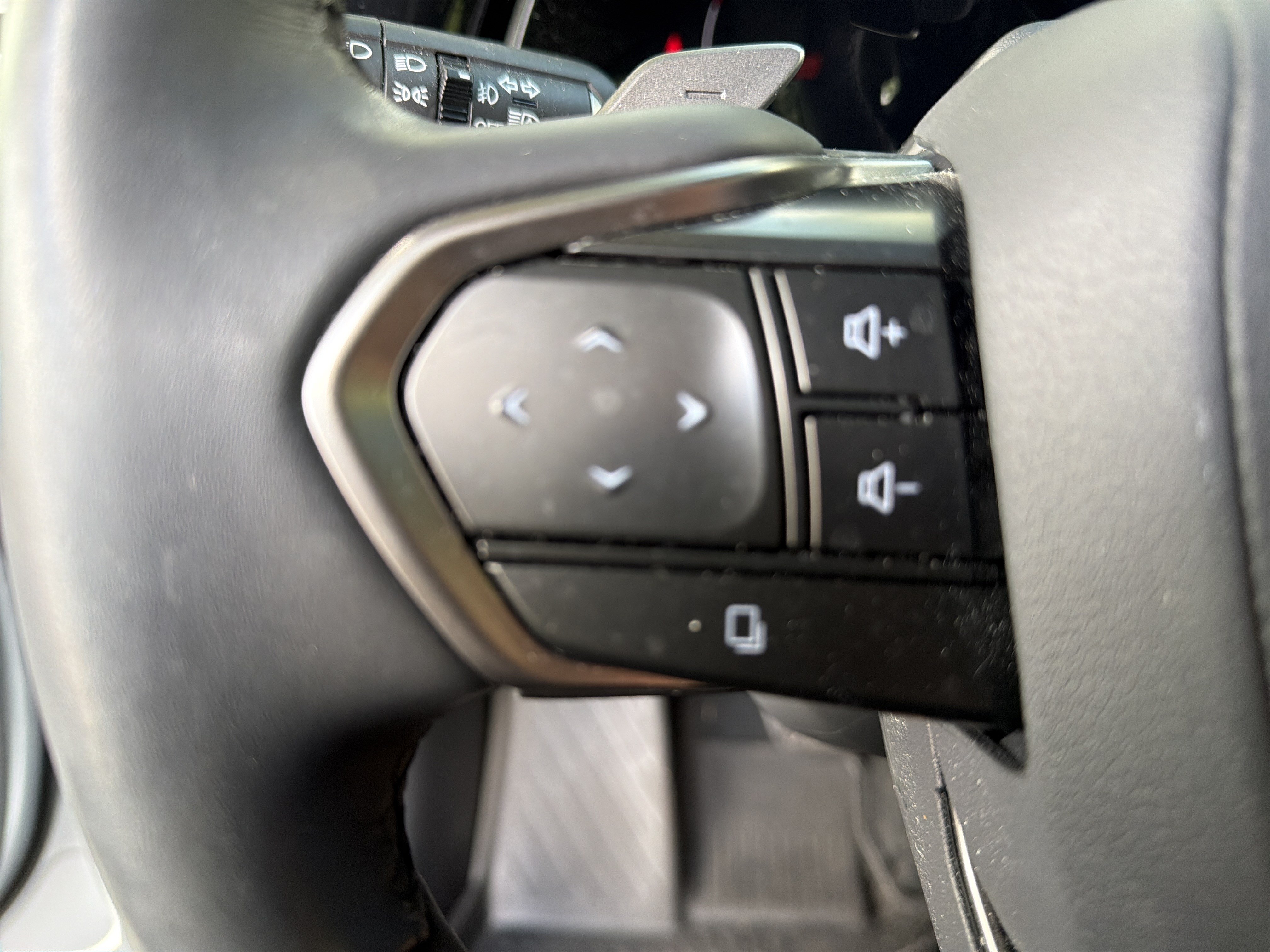 Certified 2024 Lexus RX 350 AWD w/ Convenience Package image 18
