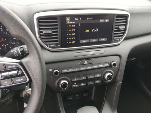 Used 2022 Kia Sportage LX image 29