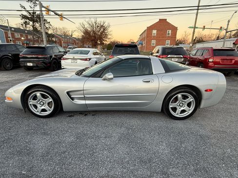 Used 1997 Chevrolet Corvette Coupe w/ Memory Pkg image 6