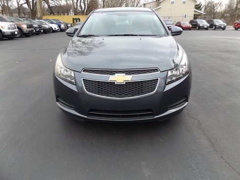 Used 2013 Chevrolet Cruze LT image 2