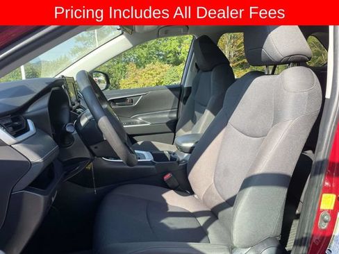 Used 2022 Toyota RAV4 LE FWD image 20