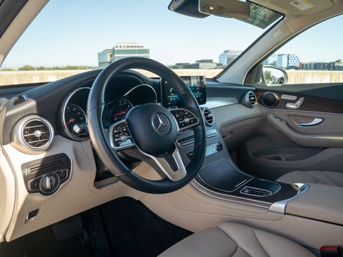 Used 2022 Mercedes-Benz GLC 300 4MATIC image 15