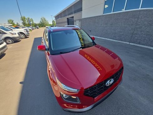 Used 2023 Hyundai Venue FWD image 30