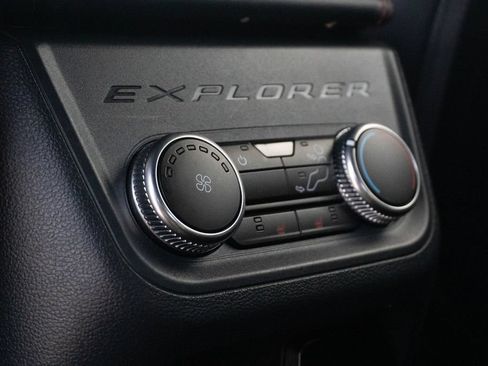 Used 2025 Ford Explorer ST-Line w/ Premium Package RWD image 24