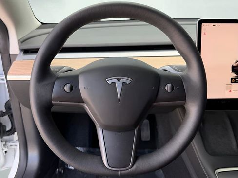 Used 2022 Tesla Model 3 Long Range image 37