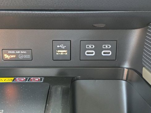 New 2025 Toyota Camry SE w/ Convenience Package FWD image 19