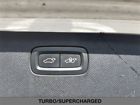 Used 2020 Volvo XC90 T6 Momentum image 14