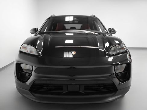 New 2026 Porsche Macan 4 Electric AWD/4WD image 8