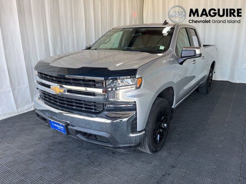 Used 2022 Chevrolet Silverado 1500 LT AWD/4WD image 1