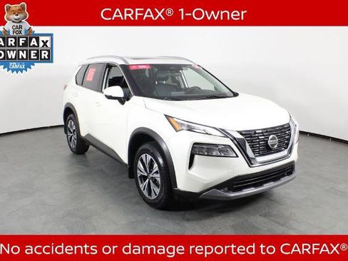Certified 2021 Nissan Rogue SV w/ Premium Package FWD image 5