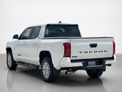 Used 2024 Toyota Tacoma SR5 AWD/4WD image 5