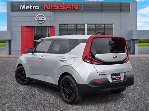 Used 2021 Kia Soul LX FWD image 4