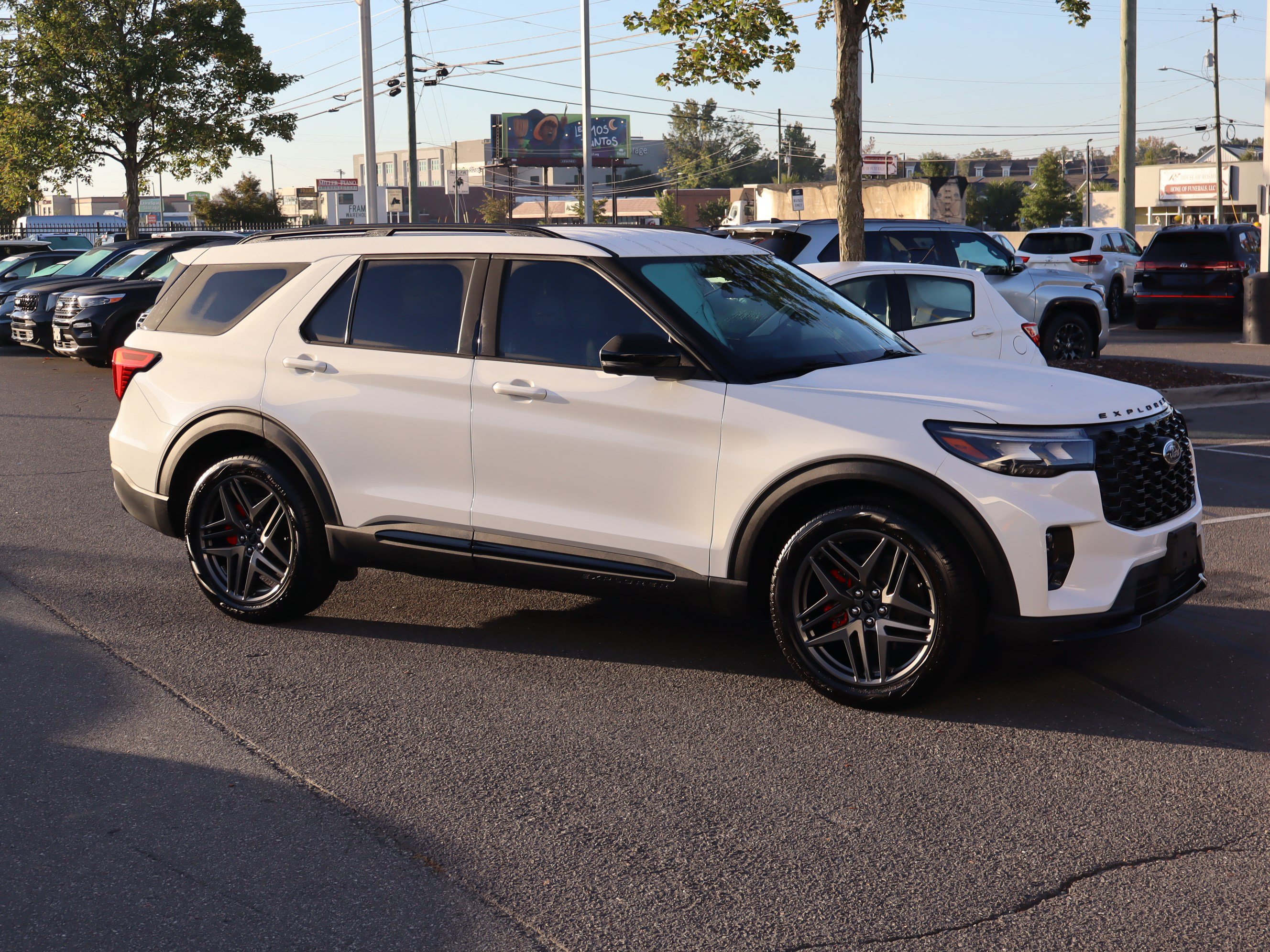 Used 2026 Ford Explorer ST AWD/4WD image 2
