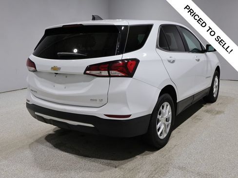 Used 2023 Chevrolet Equinox LT AWD/4WD image 2