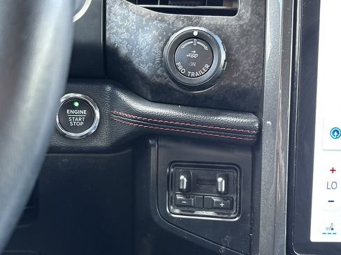 Used 2024 Ford Expedition Limited AWD/4WD image 28