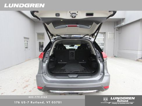Used 2020 Nissan Rogue SV image 36