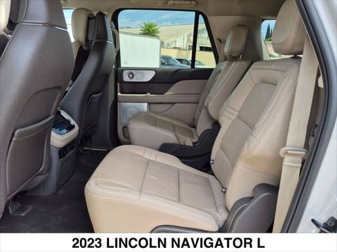 Used 2023 Lincoln Navigator L Reserve AWD/4WD image 24