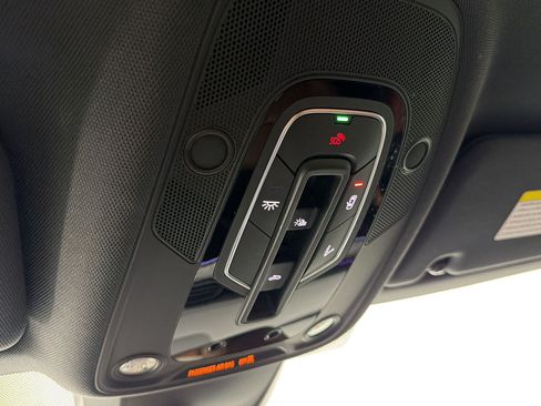 Used 2022 Audi e-tron Chronos AWD/4WD image 30
