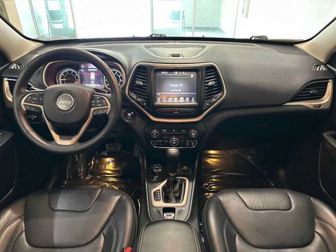 Used 2015 Jeep Cherokee Limited w/ Luxury Group AWD/4WD image 10
