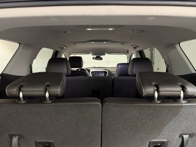 Certified 2023 GMC Acadia SLT AWD/4WD image 10