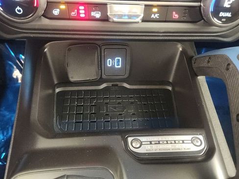 New 2024 Ford Bronco Wildtrak image 19