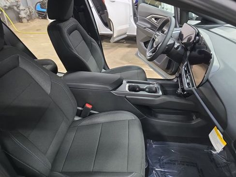 New 2026 Chevrolet Equinox EV LT image 11