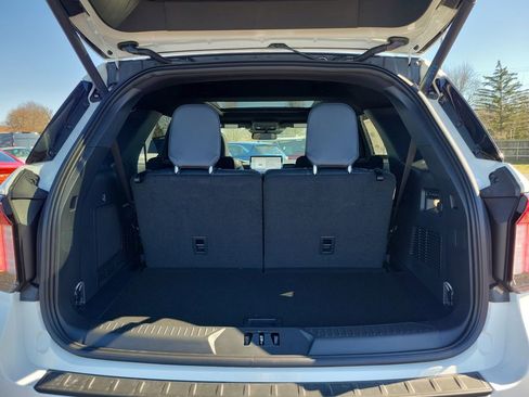 New 2026 Ford Explorer ST w/ Sun And Sound Package image 10