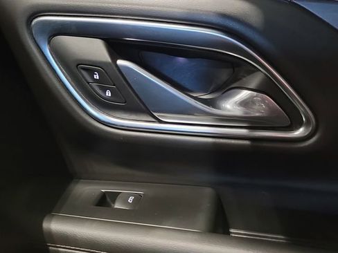 Used 2024 Chevrolet Suburban LT image 32