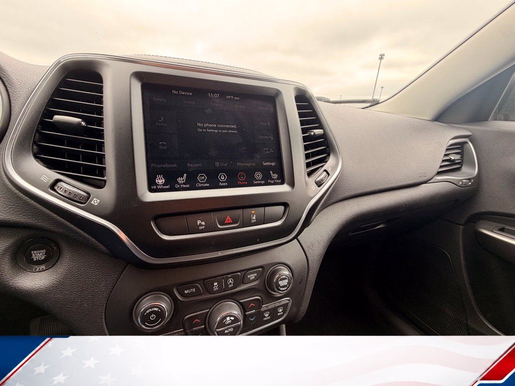 Used 2021 Jeep Cherokee Latitude Lux w/ Comfort/Convenience Group AWD/4WD image 17