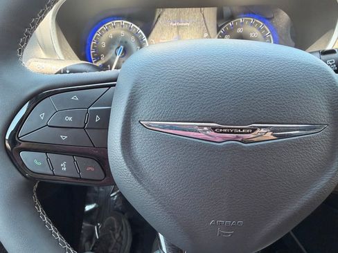 Used 2024 Chrysler Pacifica Limited w/ S Appearance Package AWD/4WD image 18