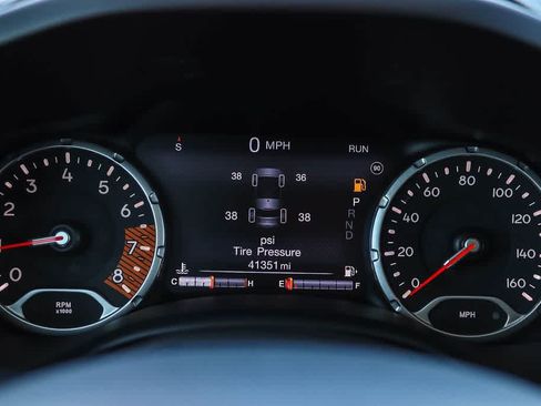Used 2023 Jeep Renegade Latitude AWD/4WD image 24