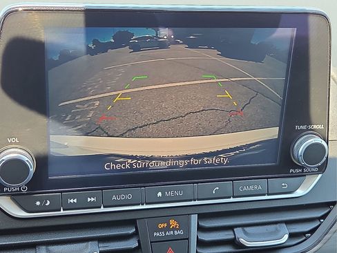Used 2025 Nissan Altima 2.5 SV FWD image 16