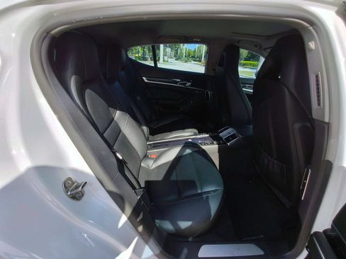 Used 2016 Porsche Panamera S RWD image 15