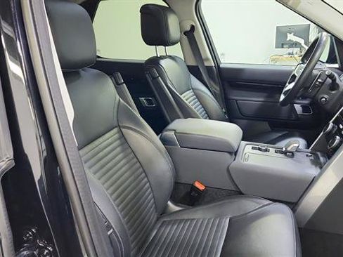 Used 2024 Land Rover Discovery S AWD/4WD image 25