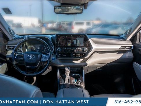 Used 2020 Toyota Highlander Platinum image 3