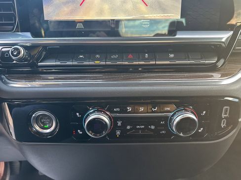 Used 2023 GMC Sierra 1500 Elevation image 18